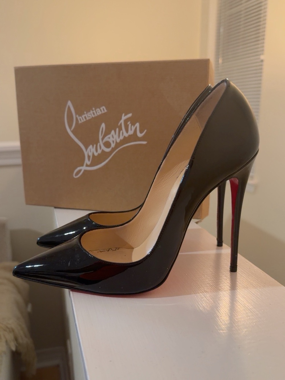 Christian Louboutin So Kate 120 Black Patent Leather Pump Heels 39 w/box